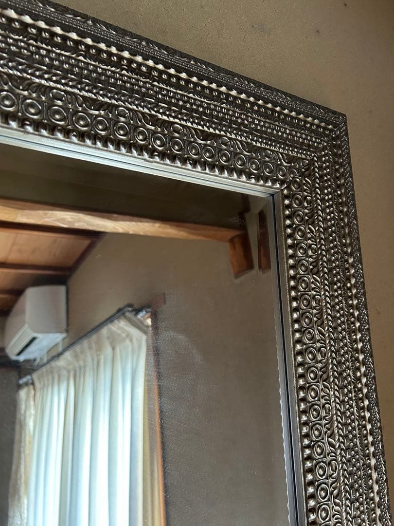 大きな装飾的な姿見 銀色フレーム