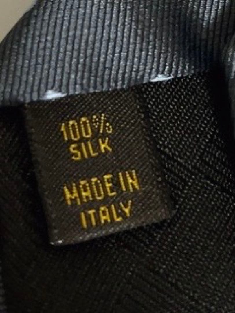 ルイヴィトン　LOUIS VUITTON ネクタイ　光沢感　ドット　グレー