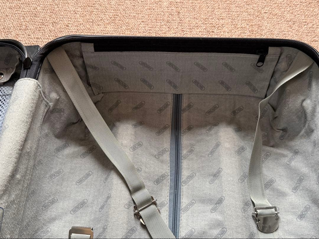 リモワ（RIMOWA）「サルサ」（Salsa）32L 2輪 機内持ち込みサイズ