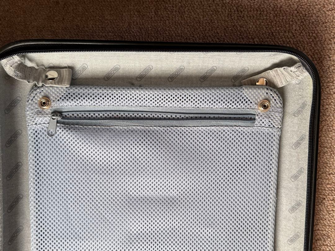 リモワ（RIMOWA）「サルサ」（Salsa）32L 2輪 機内持ち込みサイズ