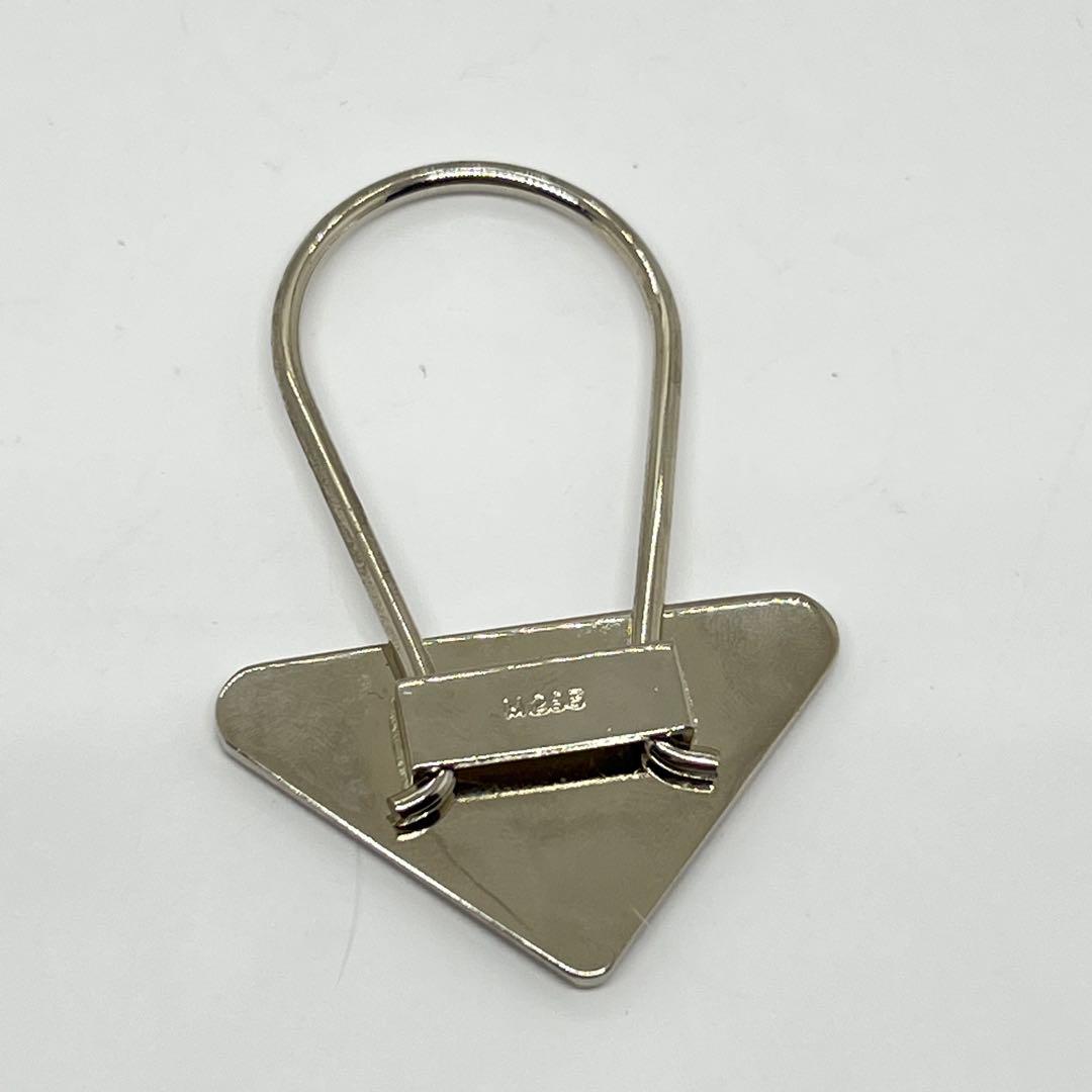 プラダ トライアングル キーリング キーホルダー チャーム 039413