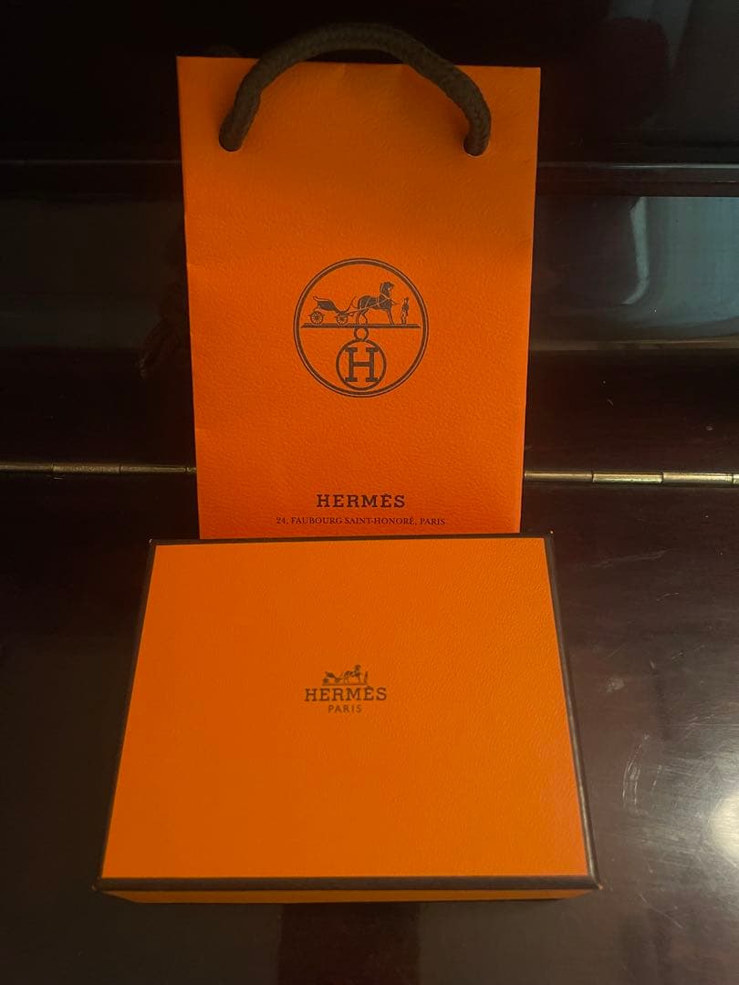 ako　HERMES カルメンバッグチャームピンク レザー キーホルダー