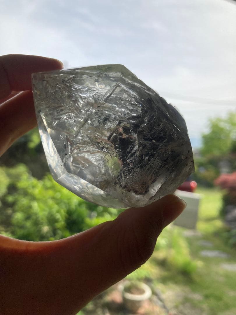 水入り水晶　秘蔵品　台座付き