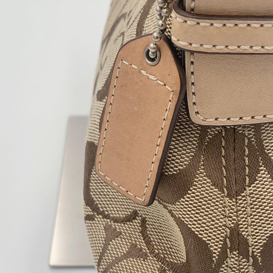 COACH コーチ　アクセサリーポーチ　ワンショルダー　シグネチャー　ベージュ