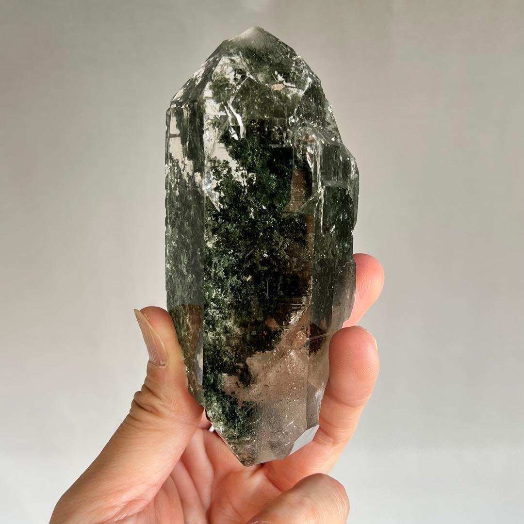 神秘的　透明度やばい　マニハール産　クローライトクリスタル　水晶　カテドラル付