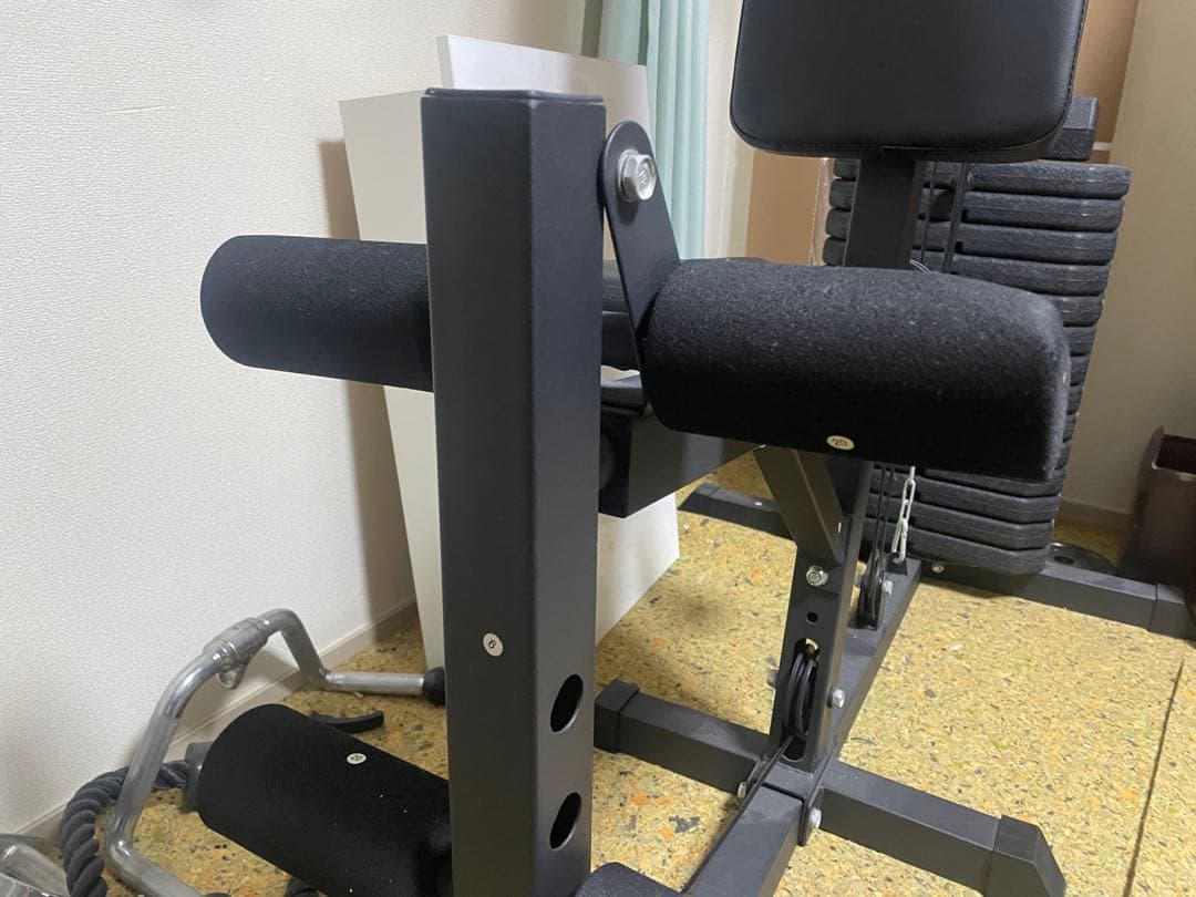 W ウェイトトレーニングマシン