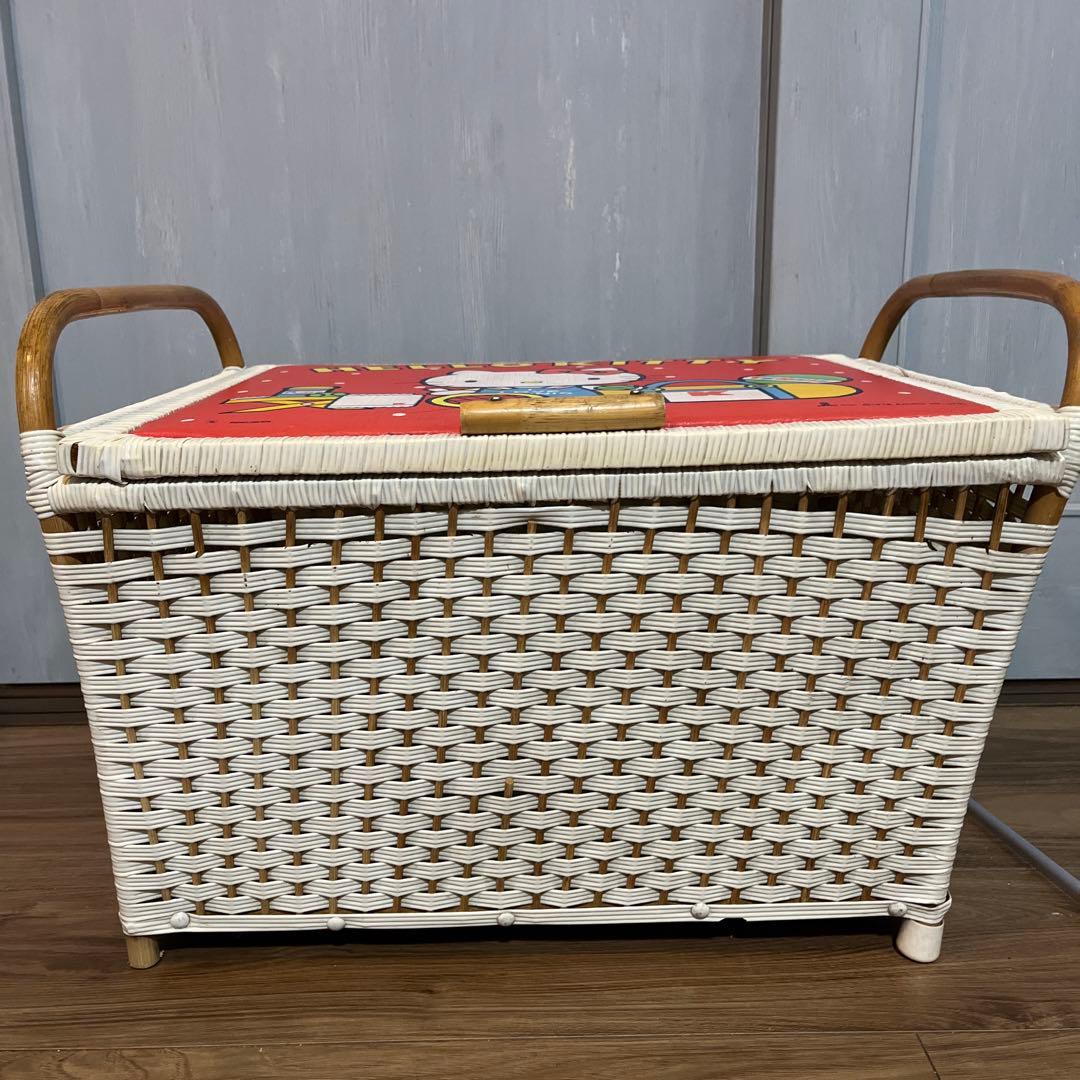 レトロ　ハローキティ　かご　バスケット　サンリオ　収納　籠　昭和　レア編み込み
