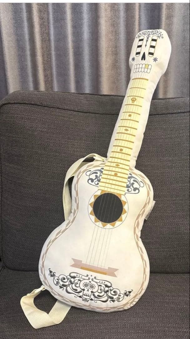 リメンバーミー　ギター　クッション