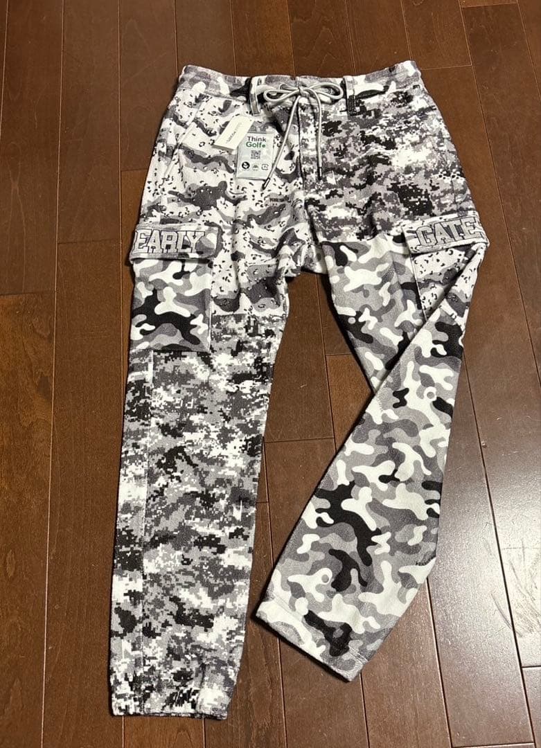 パーリーゲイツダブルラッセル　マルチカモプリントパンツサイズ4