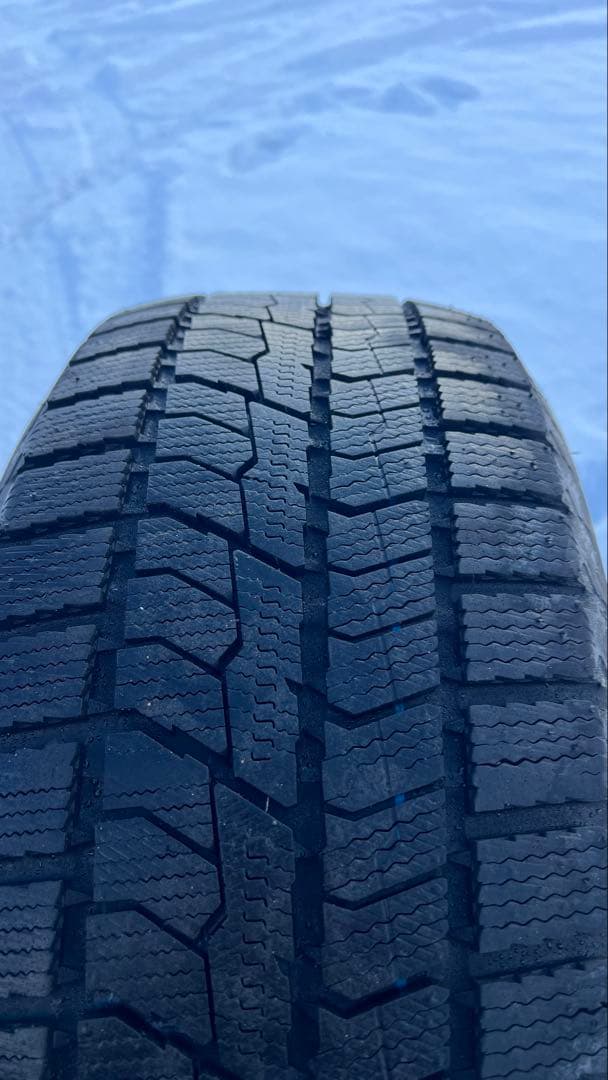 2025年製　スタッドレスタイヤ(2本/4本中)①