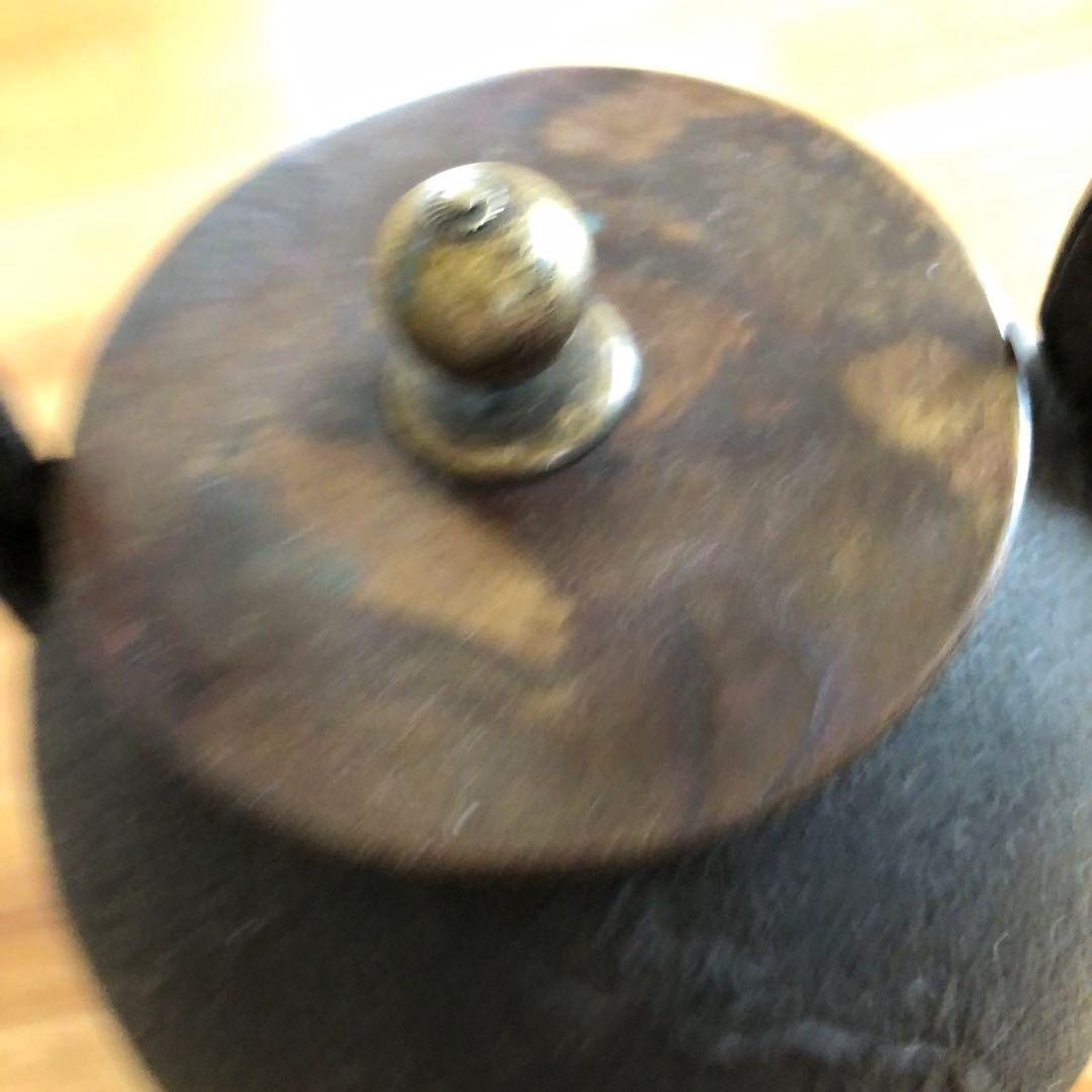 鋳鉄製黒鉄瓶 彫刻模様付き