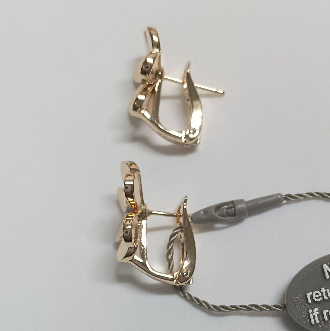 ハイクオリティ　三つ葉ピアス　フラワーピアス　イエローゴールド