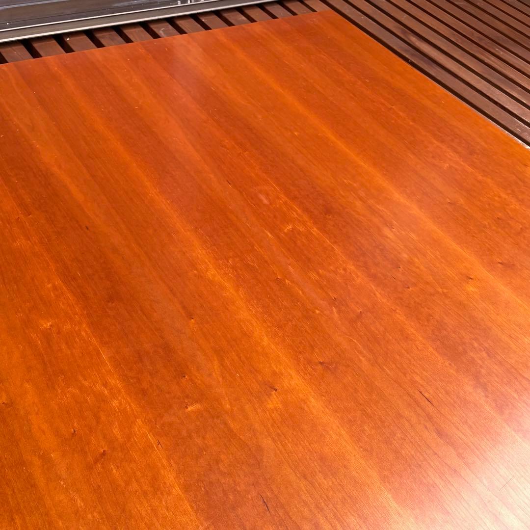 フレデリシア　ナナディツエル　トリニダード・トバゴテーブル小　ウェグナー 北欧