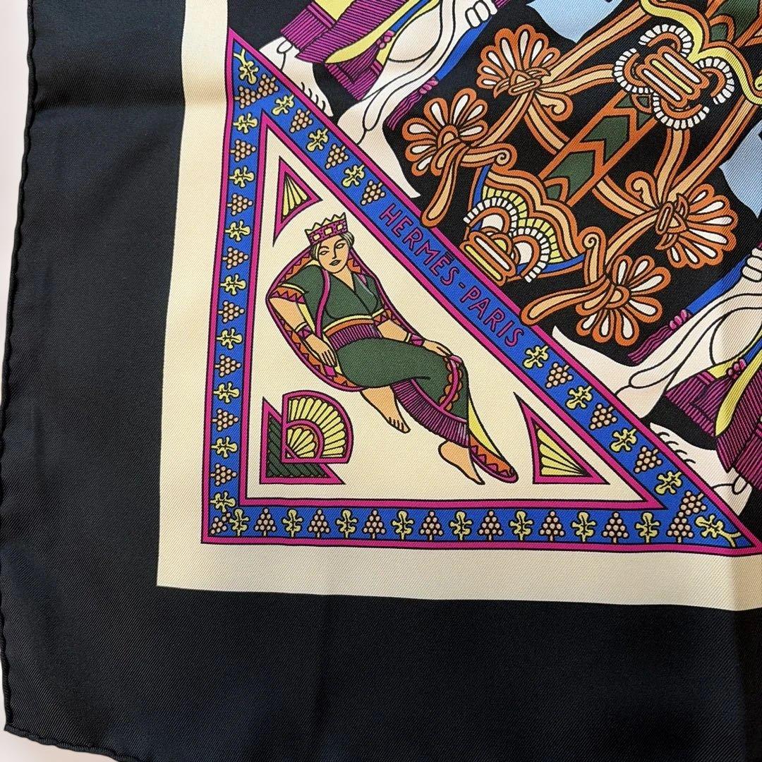 HERMÈS シルク アート柄 スカーフ 90cm カレ