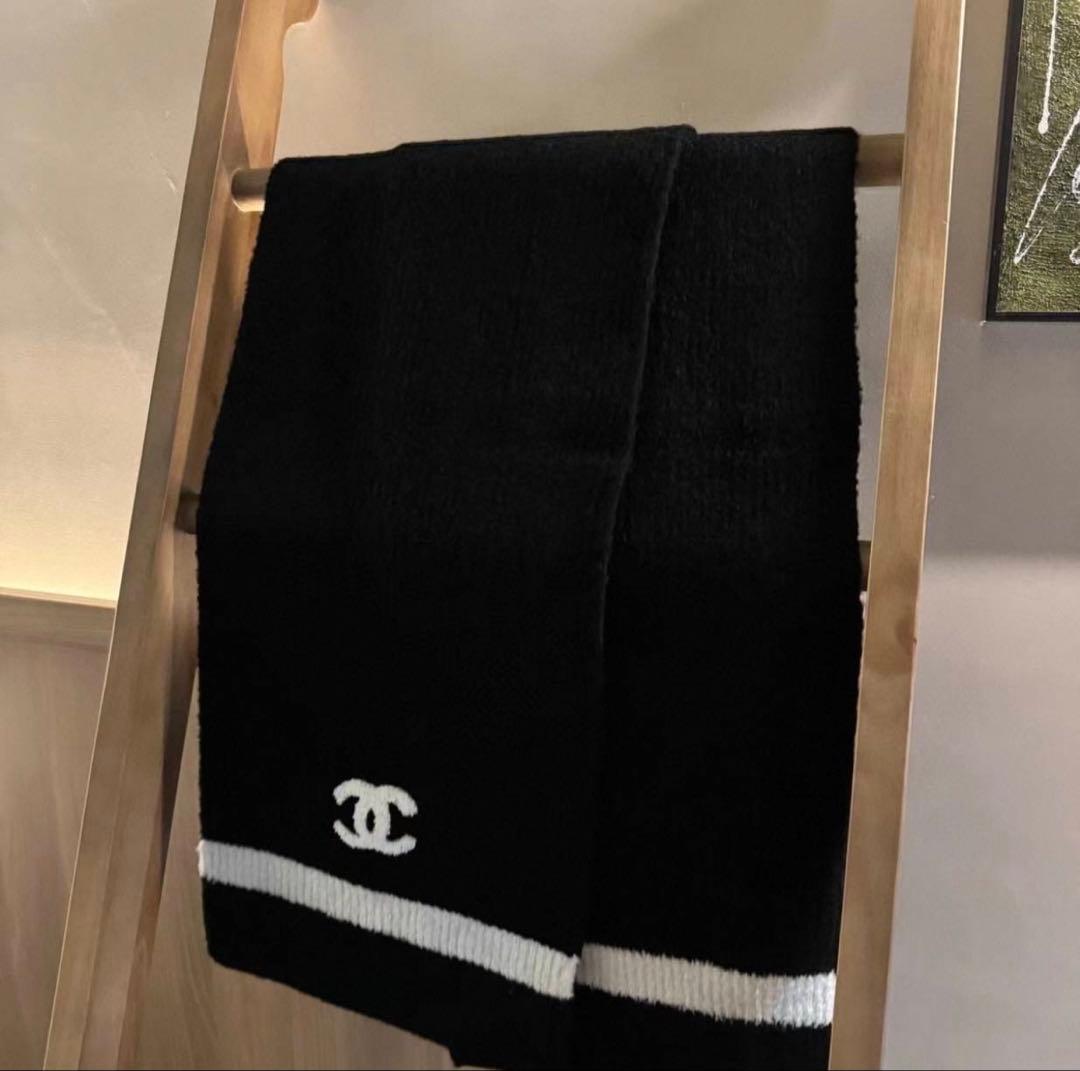 CHANEL ブラック ホワイト マフラー