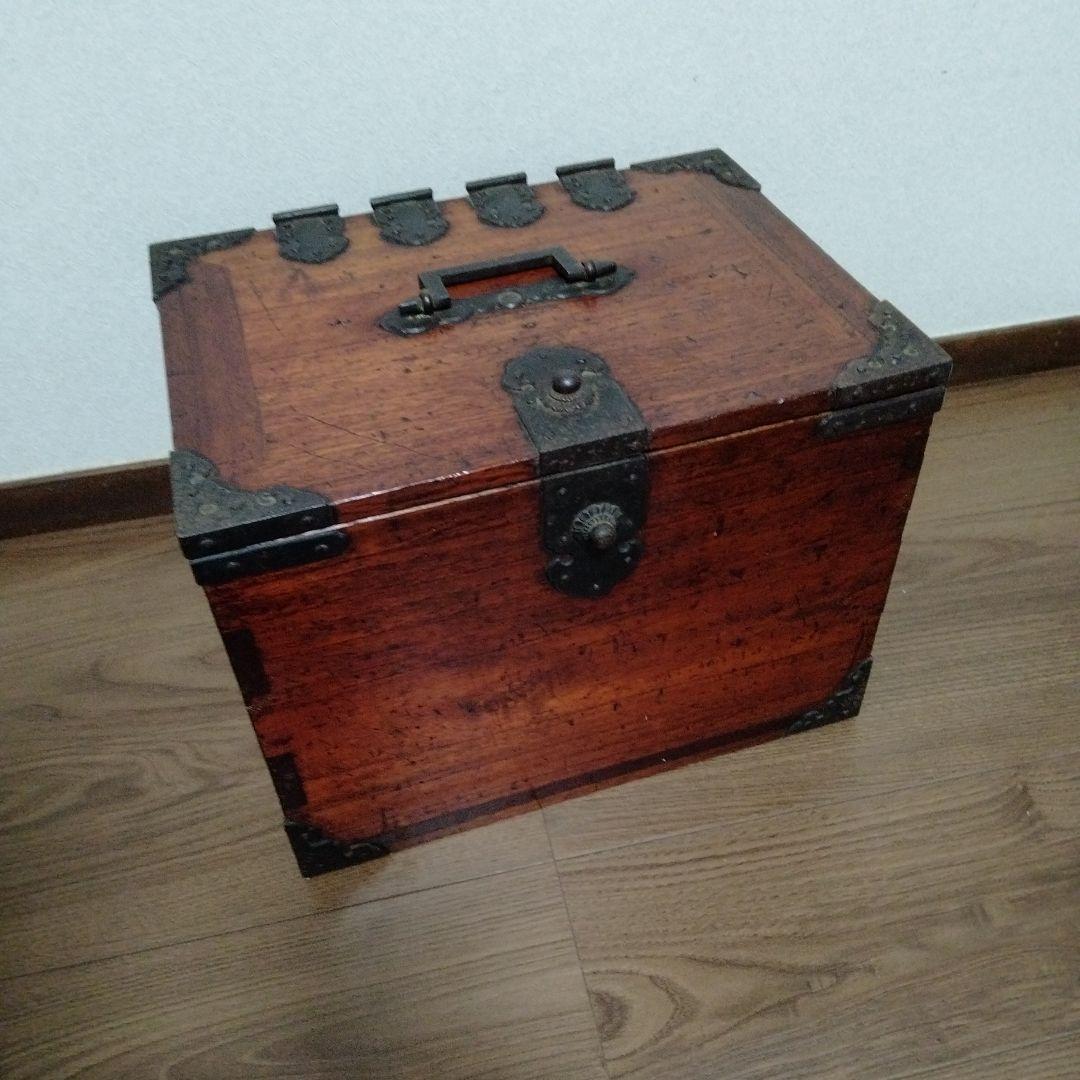 アンティーク手持箪笥 鍵付き、傷み無し