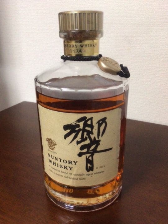 サントリー 響 700ml ゴールドラベル　古酒　ウイスキー