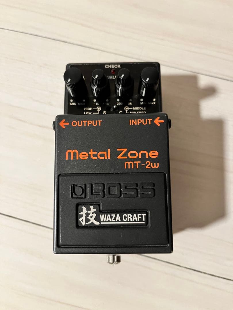 BOSS l Zone MT-2w ギターエフェクター