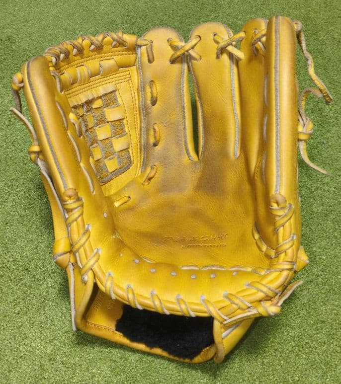 ZETT PROSTATUS軟式内野サイズ４ BRGB30050源田モデル