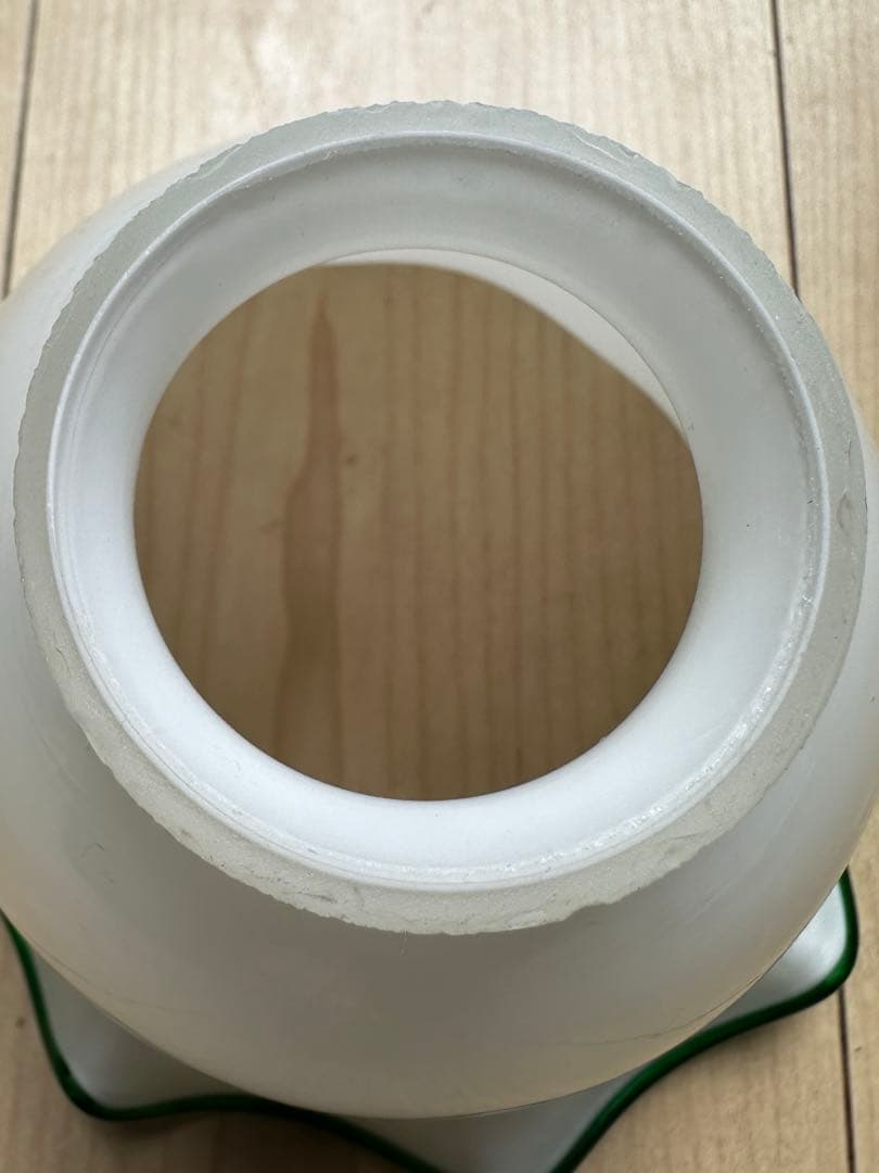 フランス アンティーク むき卵のようなオパリンガラスの可愛らしいアトリエランプ＊