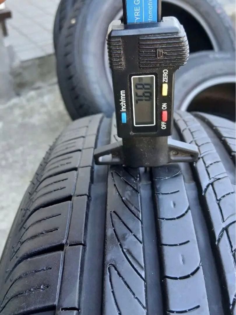 ①Loadestoneロードストーン EUROVIS 195/65R15