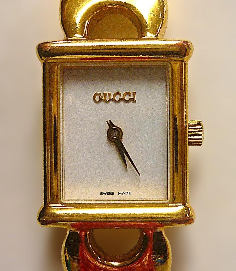 グッチ 腕時計 1800L クォーツ ゴールドベゼル　電池交換済み