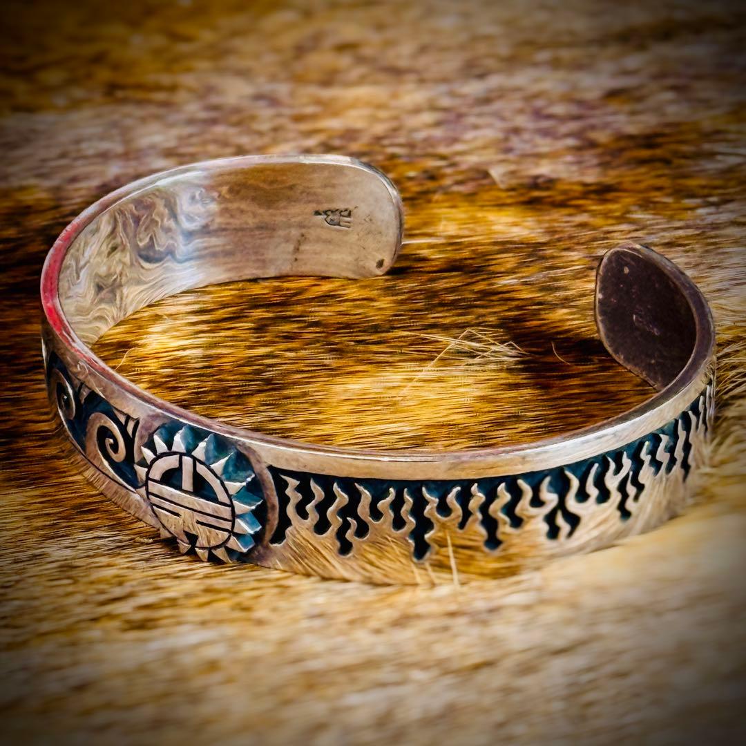 ニモ‼︎ホピ族チャールストンルイス作 オーバーレイバングル