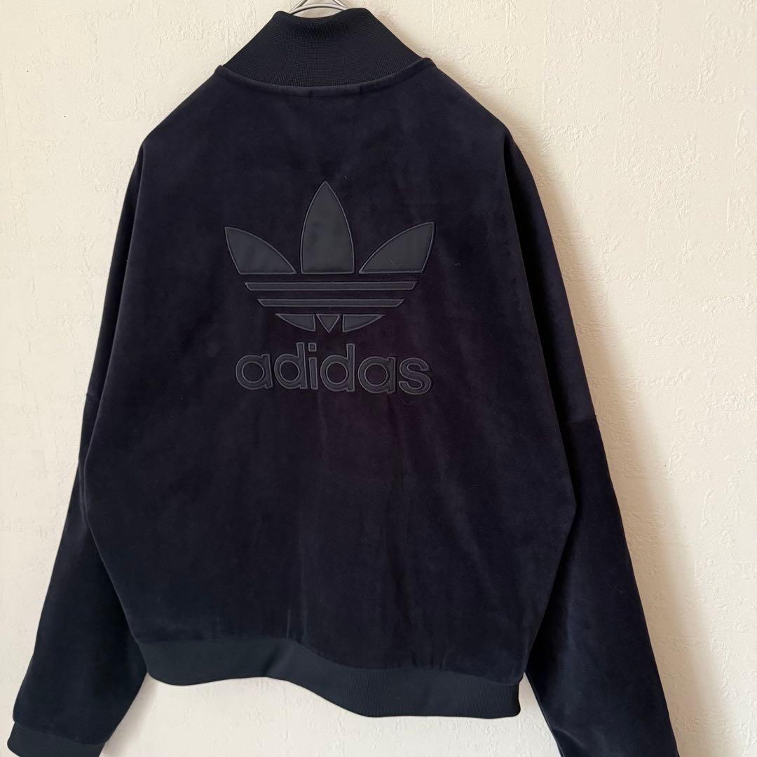 ✨adidas originals✨ベロアトラックジャケット 黒 デカロゴ刺繍