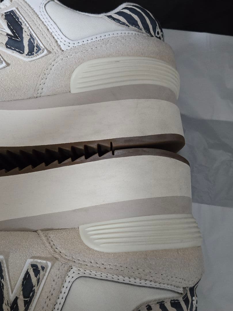 ニューバランス　WL574ZDD ホワイトゼブラ　厚底　23.5