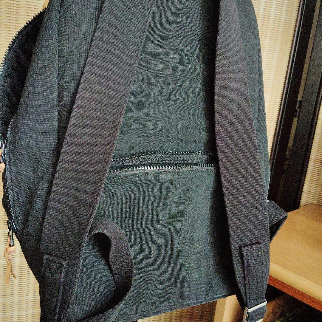NIZYU KANOニジュウカノウブラックリュック A4サイズ対応