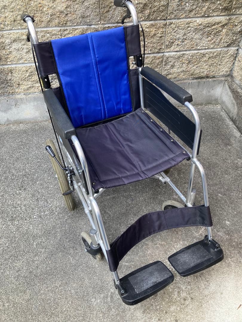 介助用車椅子　Miki