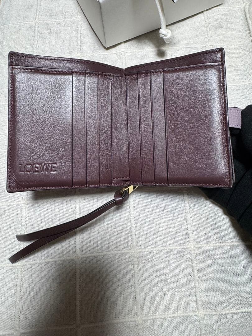グラン☆ッマ(プロフ必読お願い) LOEWE パープル 二つ折り財布