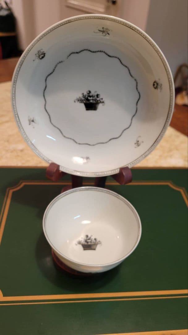 ブラック&ホワイトのティーボール