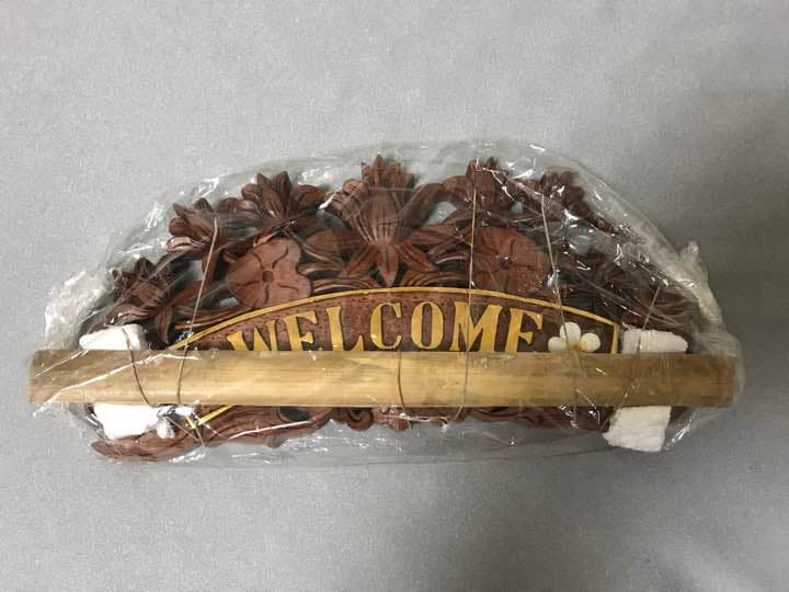 新品　木製のWELCOMEボード　玄関用飾り
