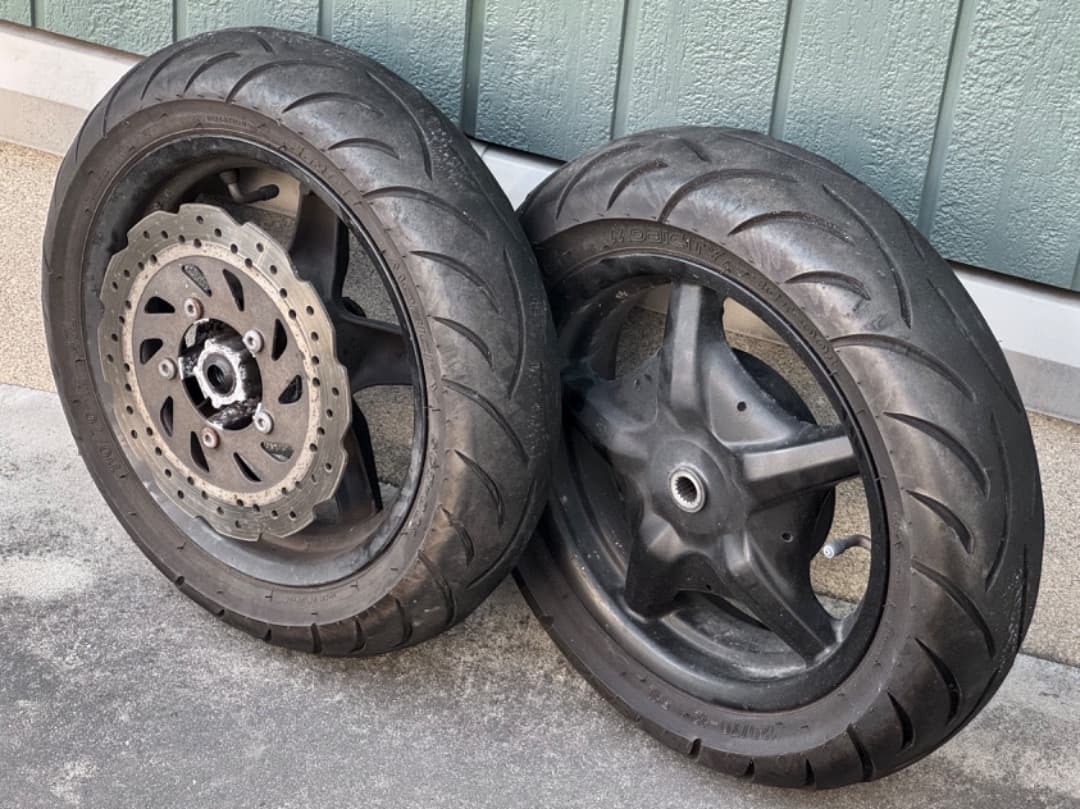 シグナスX 純正ホイール + タイヤ 1台分セット 110 + 120