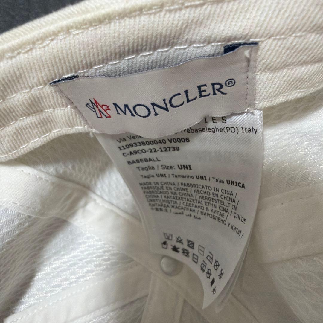 ホワイト 刺繍ロゴ ベースボールキャップ