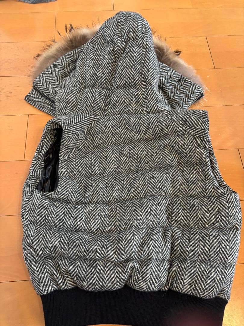 最終値下げ‼️限定特価‼️美品MONCLER ダウンベスト　ファー付フード付サイズ2