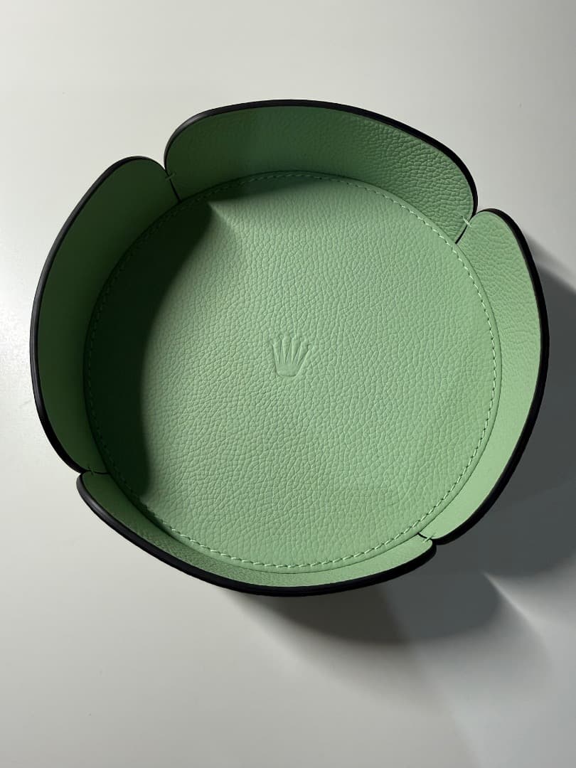 新品・未使用【ROLEX（ロレックス）レザー製のトレイ２種セット】