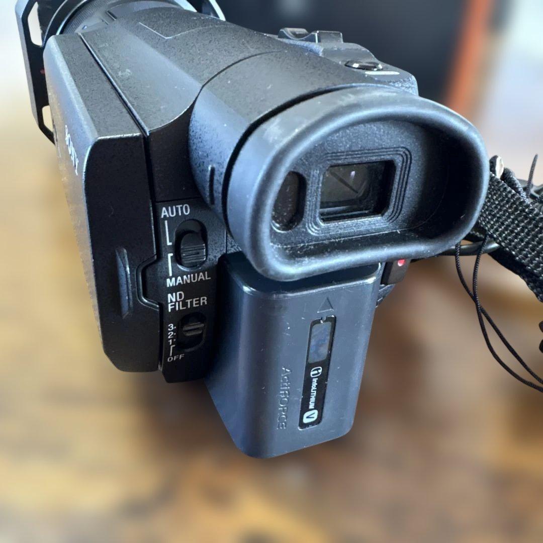 SONY 4K Handycam 本体 FDR-AX100