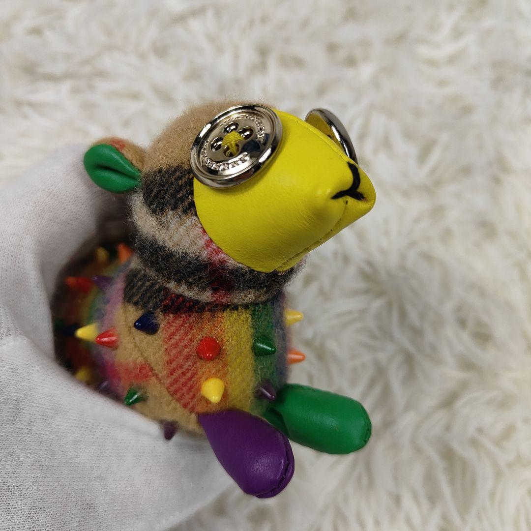 BURBERRY　キーホルダー　アニマルシープ スタッズ　チェック　箱付き