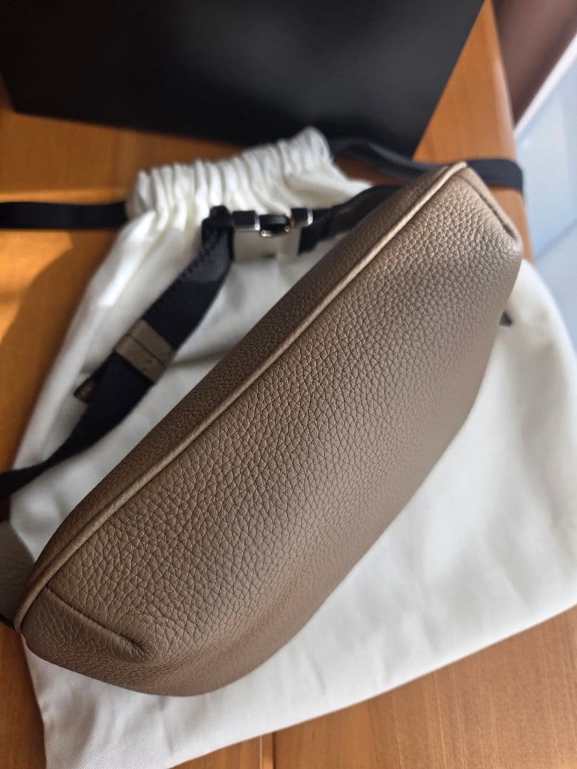 ボナベンチュラ☆極美品 リアムクロスボディバッグ ☆