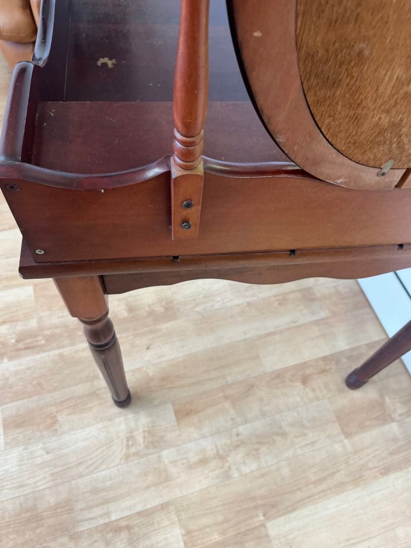 ヴィンテージ　ダークレッド 木製ドレッサー　鏡台　椅子なし　アンティーク