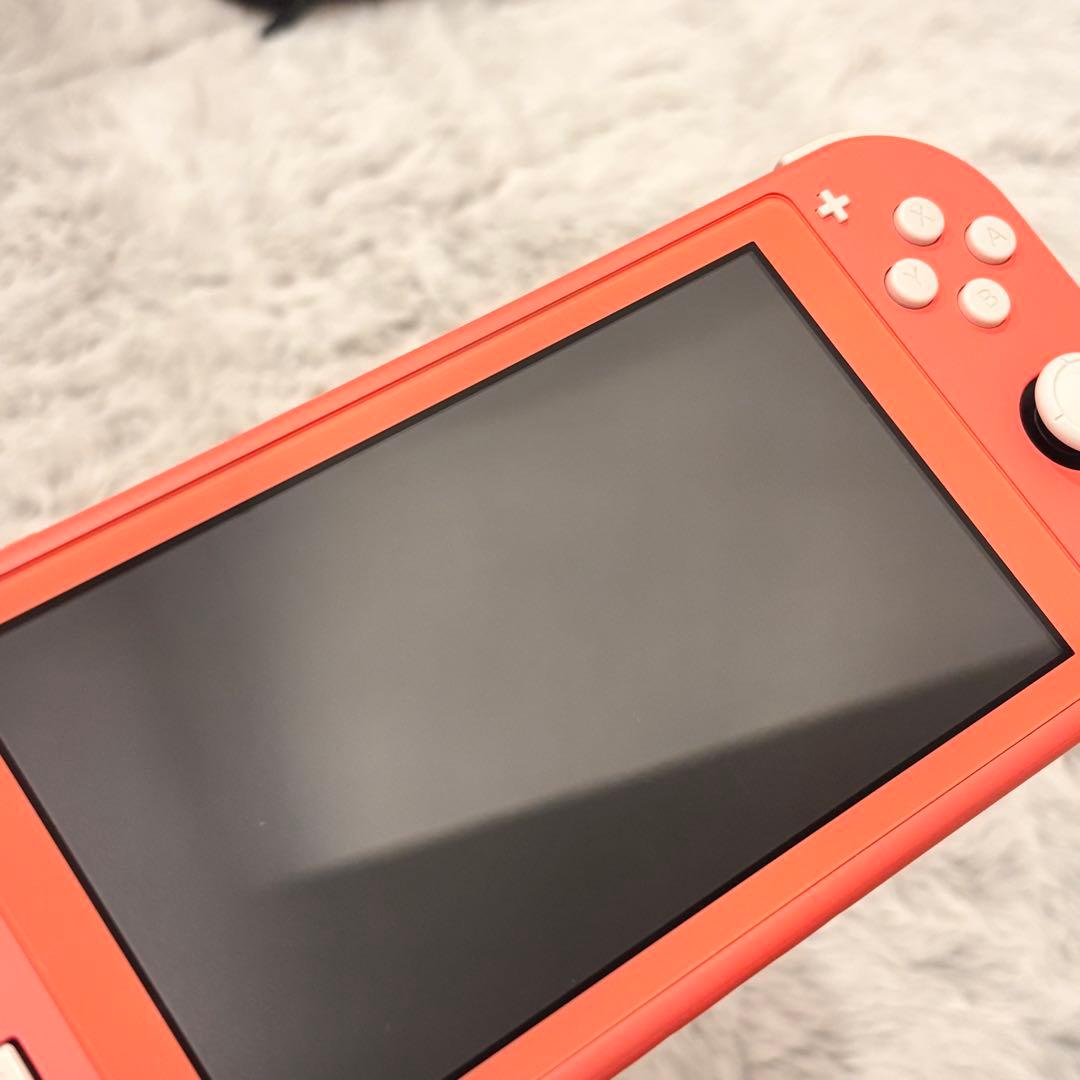 【任天堂】Nintendo Switch light 本体+カセット