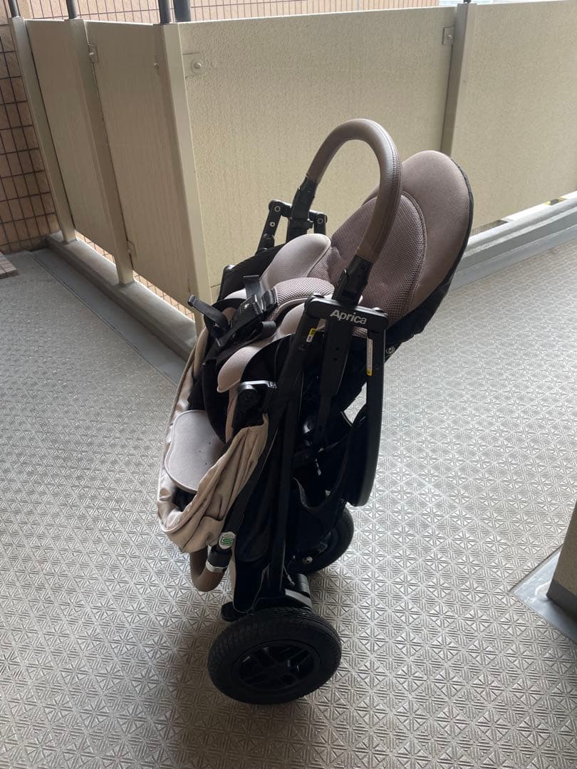アップリカ　スムーヴプレシャスAB　ベビーカー