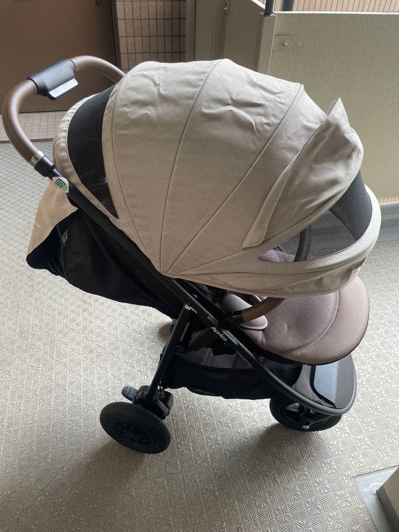 アップリカ　スムーヴプレシャスAB　ベビーカー