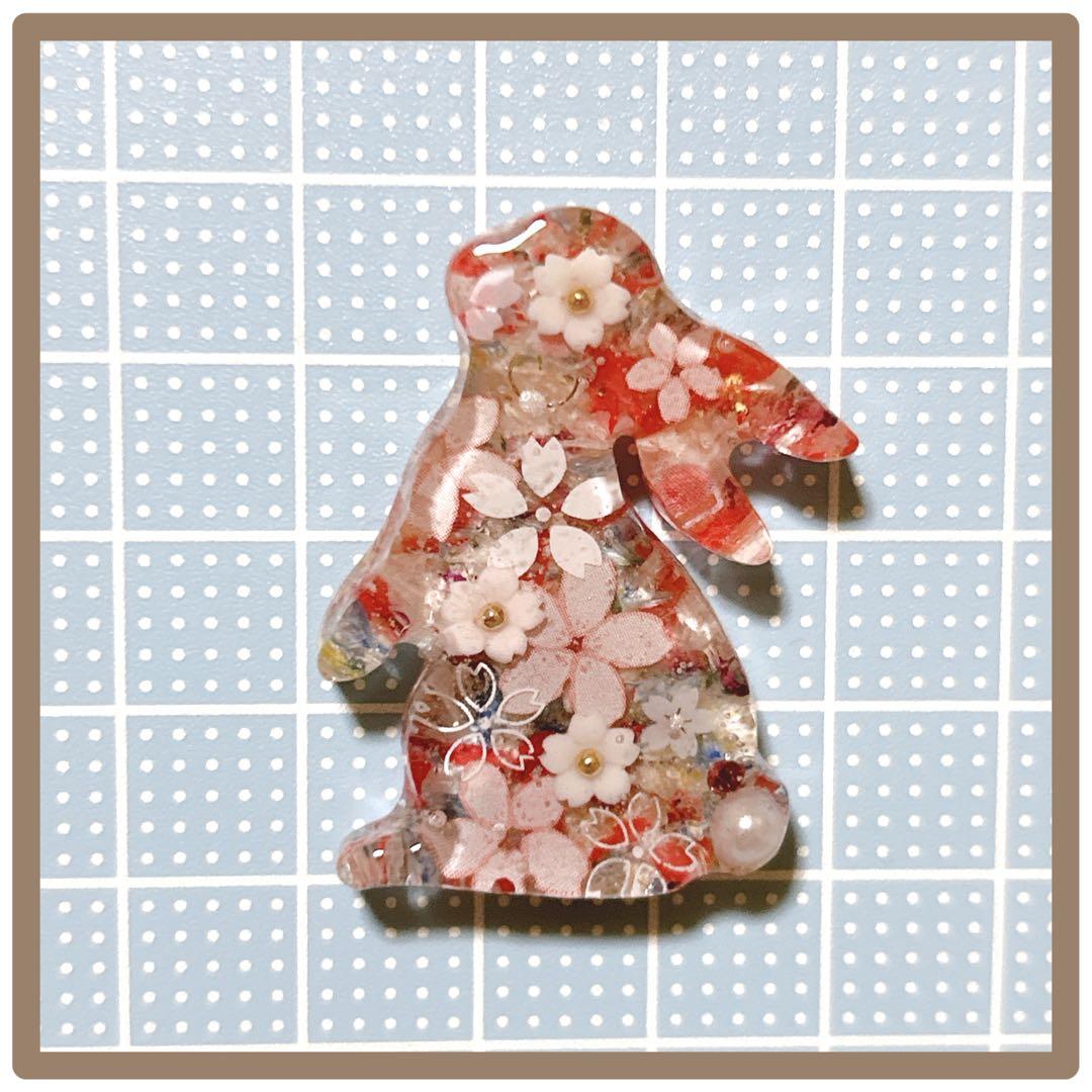 No 10❣️桜模様のうさぎさんレジンヘアゴム❣️٩(๑❛ᴗ❛๑)۶❣️