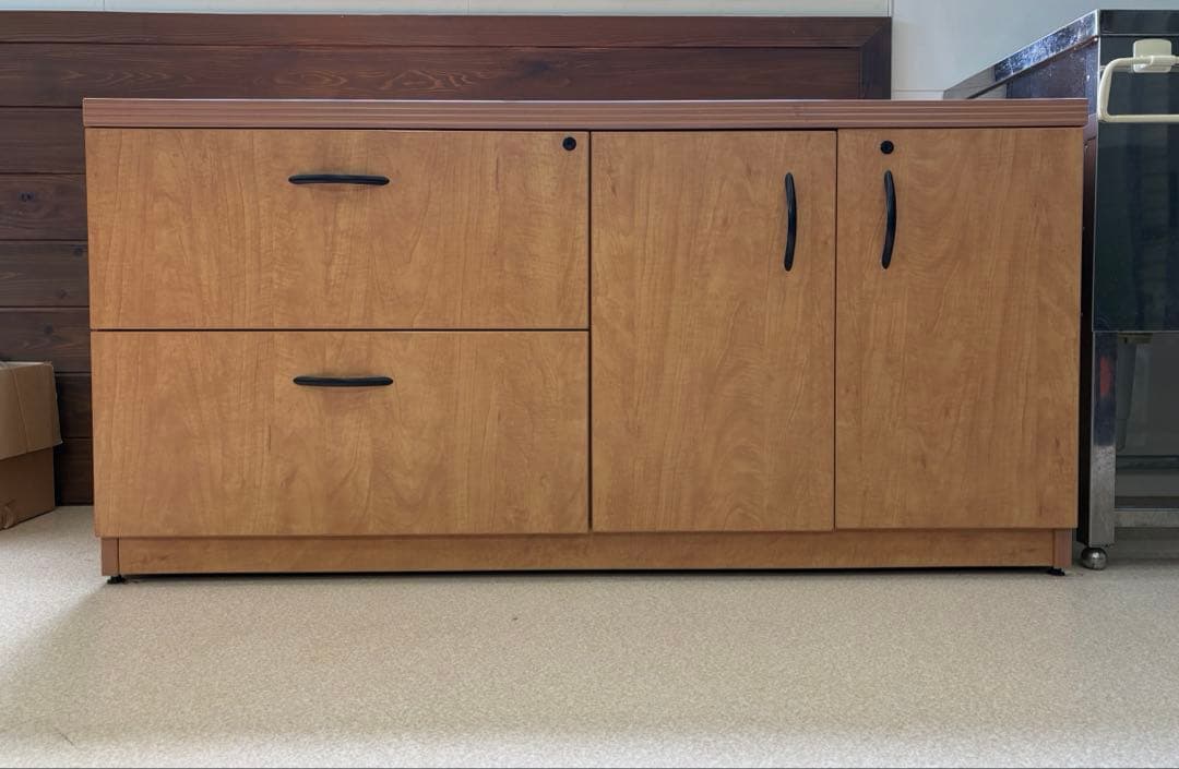 輸入家具　木目調キャビネット サイドボード