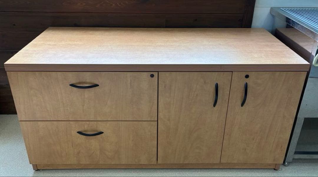 輸入家具　木目調キャビネット サイドボード