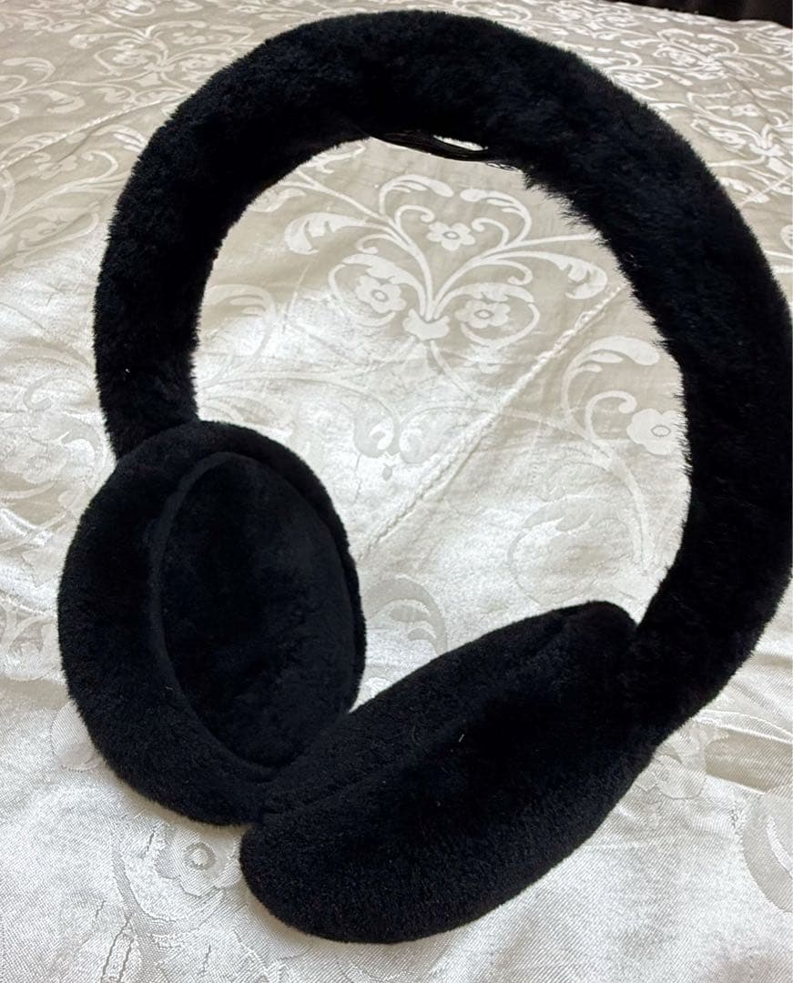 ⭐️新品同様⭐️CC 24N ココネージュ イヤーマフ耳当てシアリング ラムスキン黑