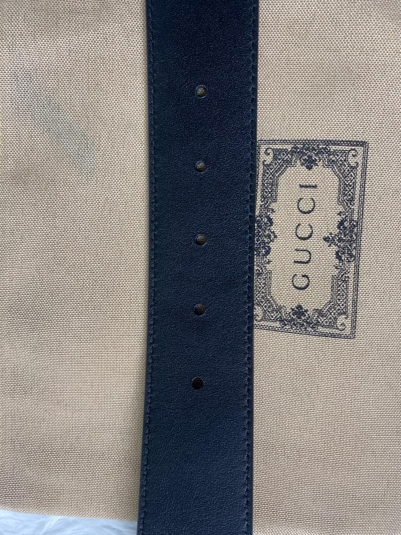 GUCCI ブラックレザーベルト GGロゴ
